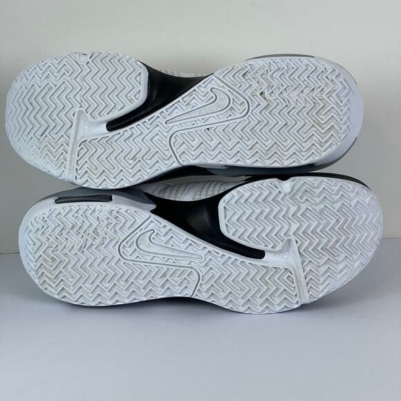 Nike LeBron Basketball Shoes Mens Sz 9.5 TB White Black Witness VII DZ3299-100 - Picture 6 of 8